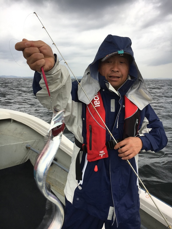 台風前の釣りのサムネイル